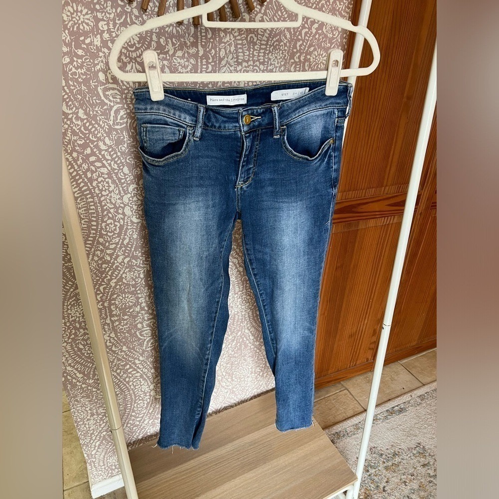 Anthropologie Pilcro Stet Skinny Ankle Medium Wash Mid Rise‎ Distressed Denim